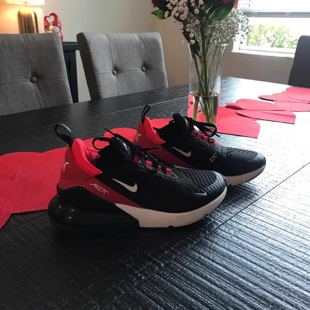 Nike 270 shoes